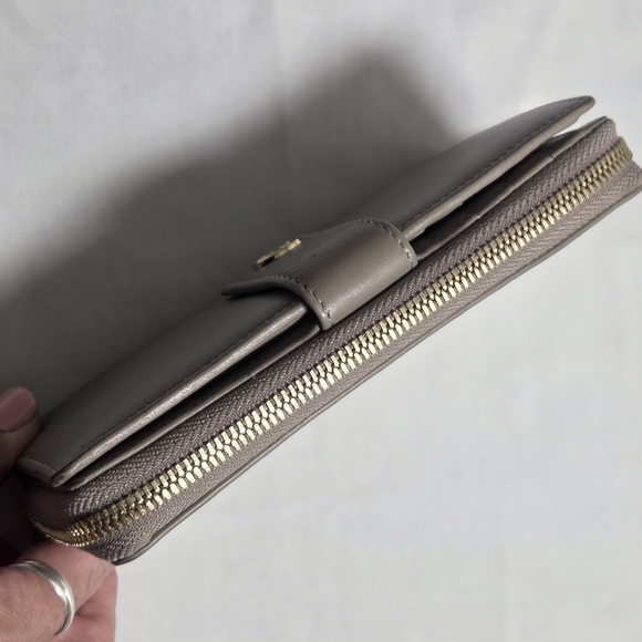 valentina taupe full size leather tab snap zip around wallet made in italy - Picture 11 of 11